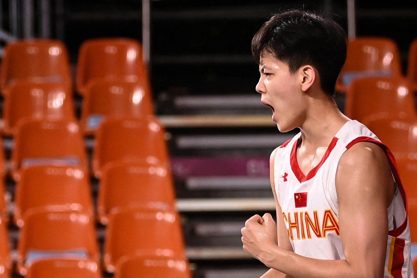 中国女子三人篮球拿下铜牌！当她们帅起来,真没男孩什么事