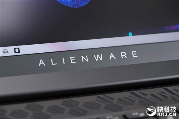 5年来首次拥抱AMD！Alienware(m15,R5锐龙游戏本图赏)"
