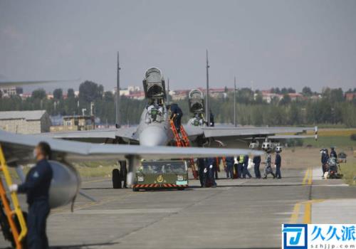 歼-10B、歼-16、运-20战机首次亮相国际军事比赛