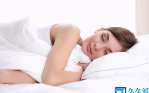 怎么睡觉让脊柱更放松(日常如何保护脊柱)