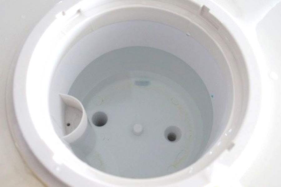饮水机封闭的热水壶怎么清理(饮水机清洗方法)