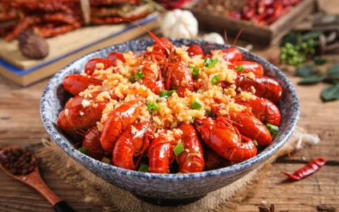 小龙虾炒的好吃还是卤的好吃 小龙虾炒的和卤的哪个好吃