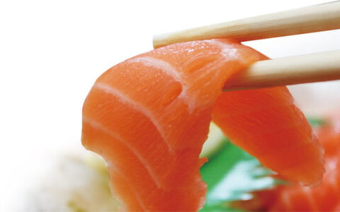 三文鱼的皮能吃吗 三文鱼皮有什么功效和作用