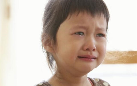 哭对孩子究竟有多重要 了解原因 帮父母理性对待娃的负面情绪