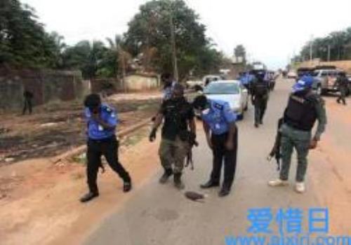 并杀害了两名当地工作人员(3名中国公民在尼日利亚被绑架)