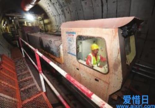9月10成都地铁在建工地坍塌4死14伤(目击者称听到巨响)