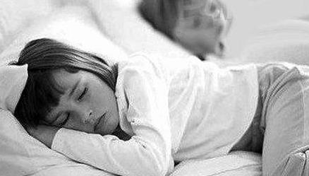 青少年嗜睡是什么原因导致的(青春期孩子嗜睡是什么原因造成的)