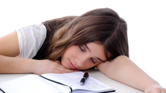 青少年嗜睡是什么原因导致的(青春期孩子嗜睡是什么原因造成的)
